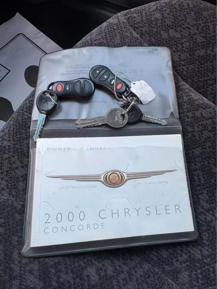 2000 Chrysler Concorde · LX Sedan 4D image indicator(7)