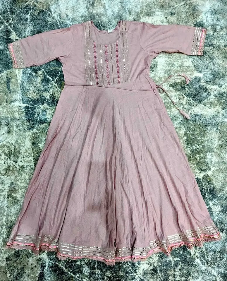 Light Pink maxi dress with embroidery work - Size XL thumbnail