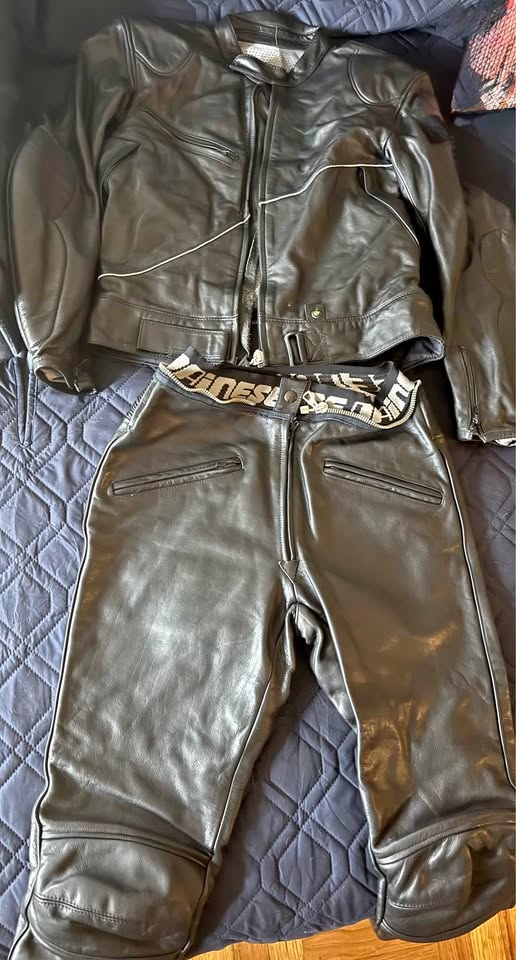 Motorcycle wearing for women jacket and pants