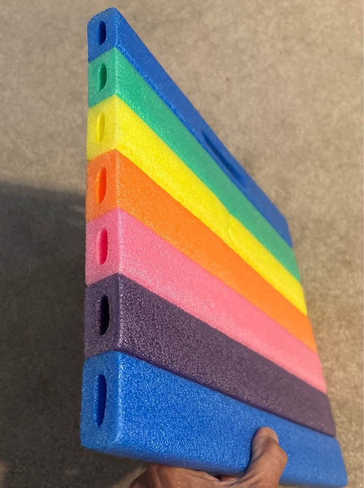 Colourful foam kneeling pad (13” x 12”) - photo 3
