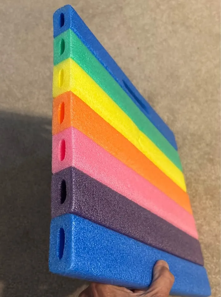 Colourful foam kneeling pad (13” x 12”) image indicator(3)