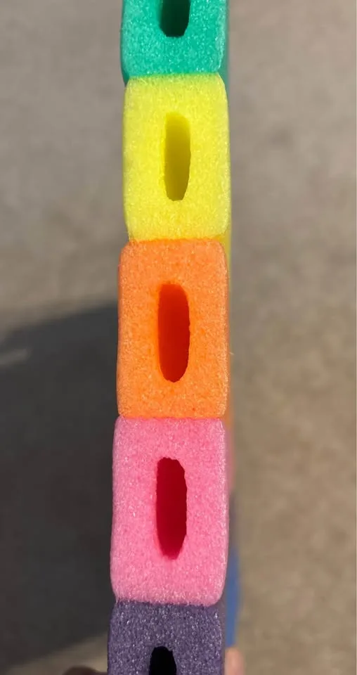 Colourful foam kneeling pad (13” x 12”) image indicator(4)