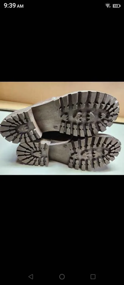 Brand new Kodiak Boots new size 8 image indicator(2)