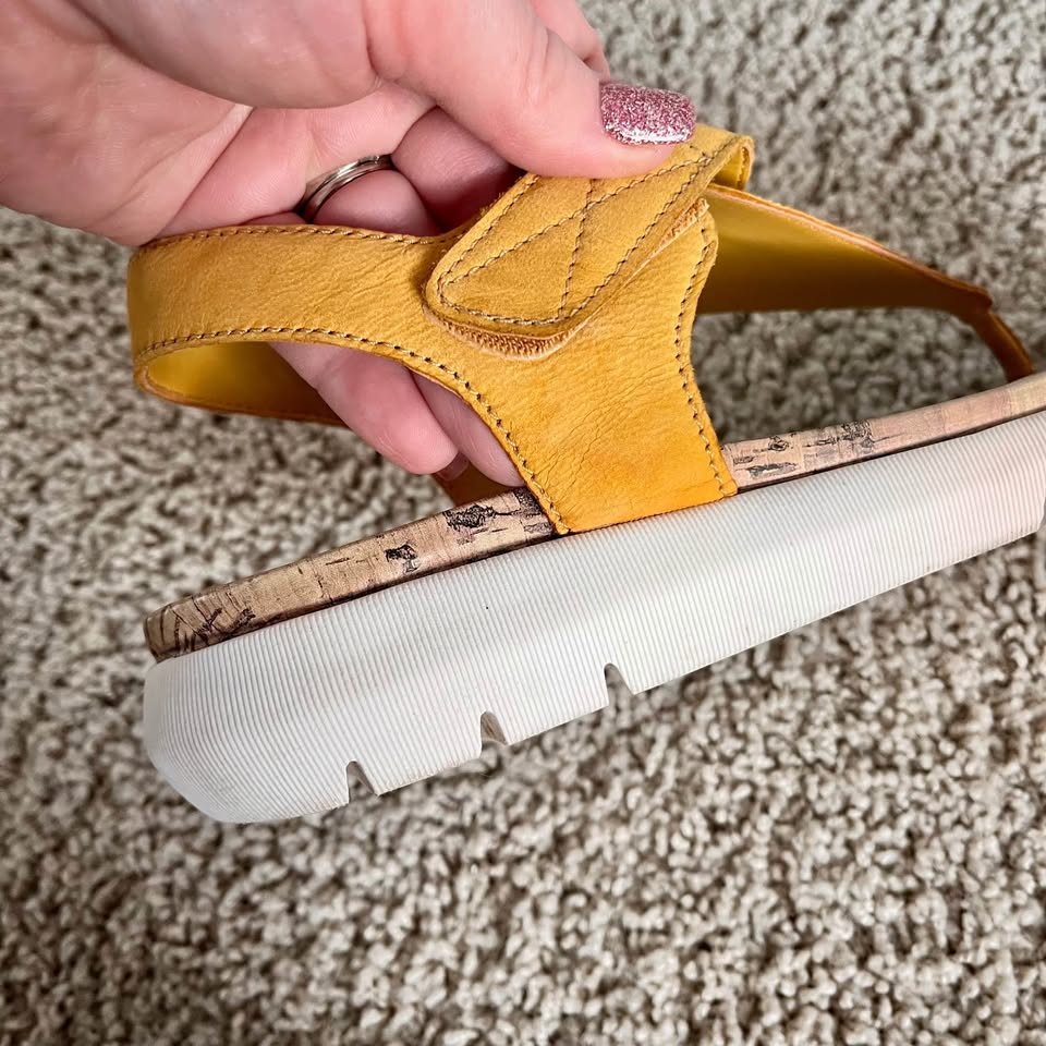 Naturalizer Sandals Size 7.5 - photo 4
