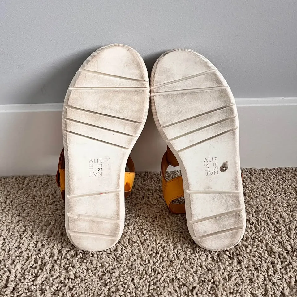 Naturalizer Sandals Size 7.5 image indicator(6)