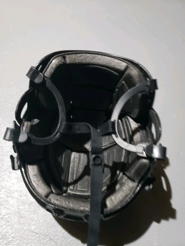 Extra Large Rebok Skating/hokey helmet image indicator(3)