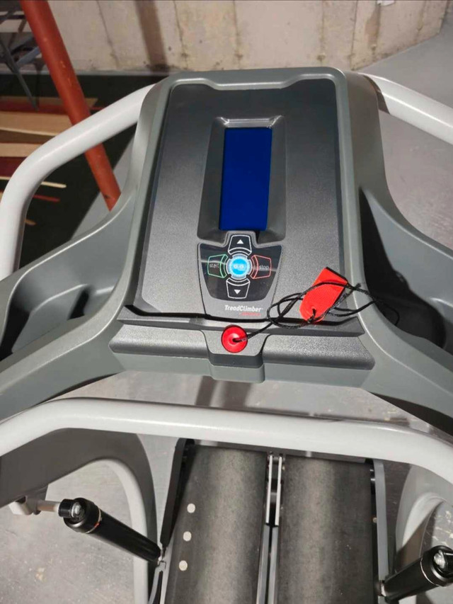 Bowflex TreadClimber TC20 – Excellent Condition + Accessories - photo 3
