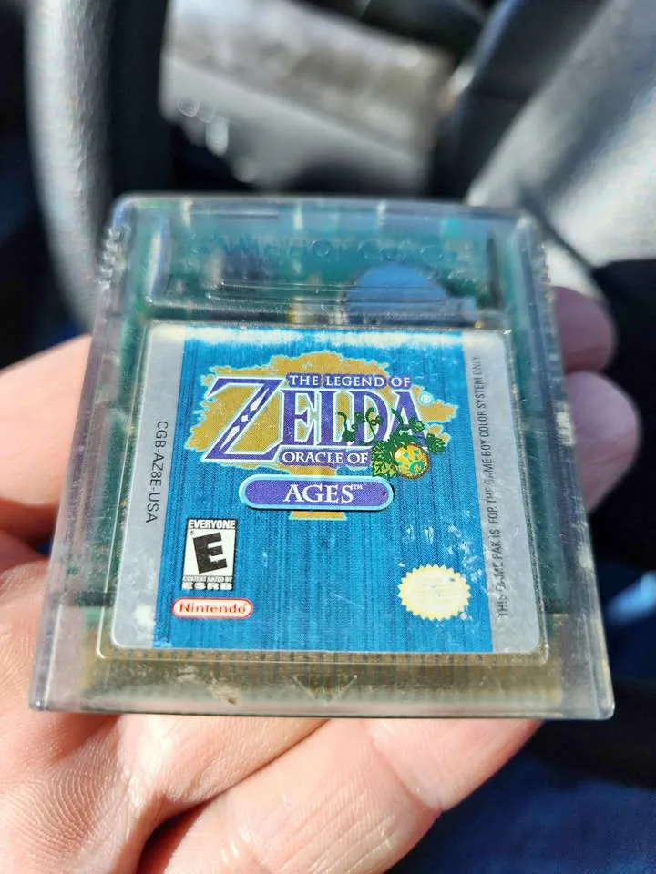 The Legend of Zelda: Oracle of Ages (Game Boy Color) thumbnail