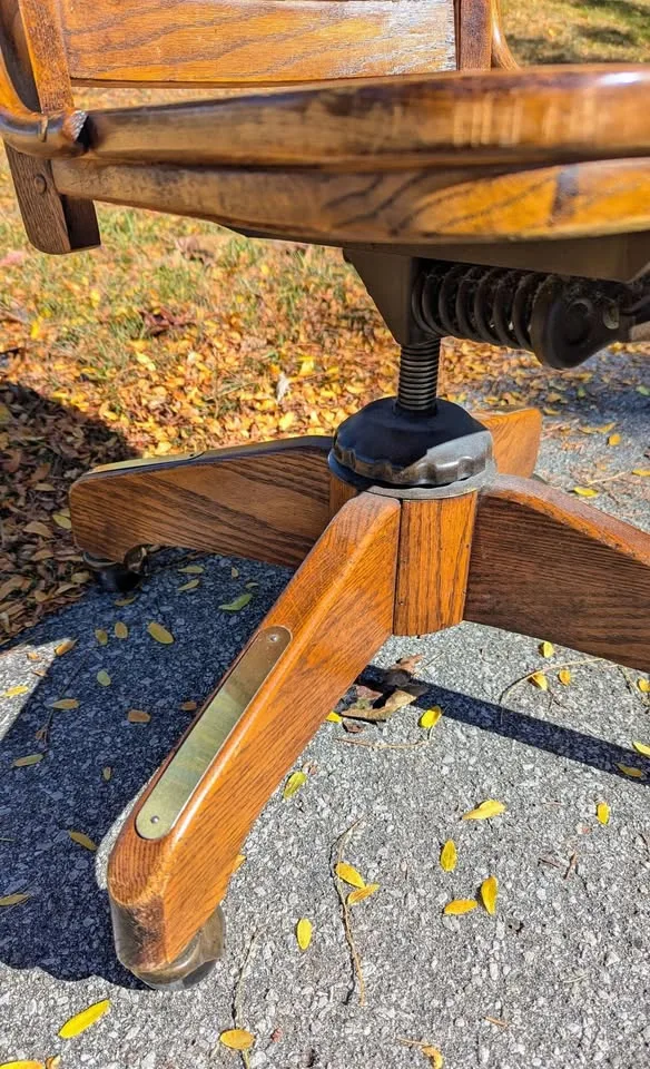 Vintage Tiger Oak Swivel Office Chair image indicator(4)