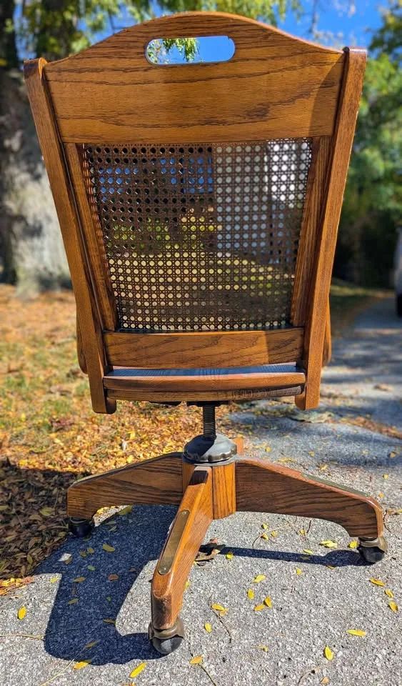 Vintage Tiger Oak Swivel Office Chair image indicator(7)