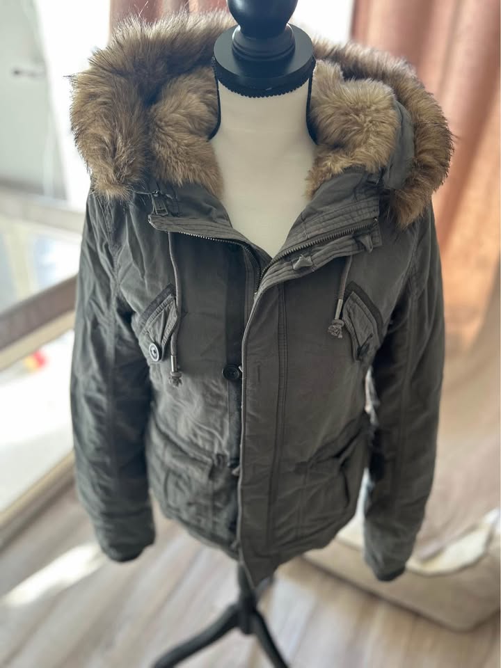 TNA Aritzia Platoon Jacket in size Small - photo 2