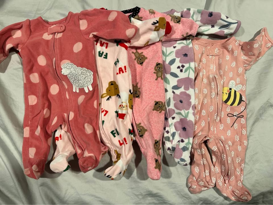 Gently used NB/0-3/3 month fall/winter bundle - photo 3