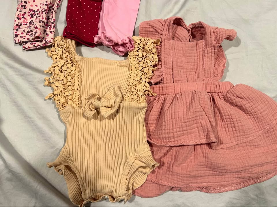 Gently used NB/0-3/3 month fall/winter bundle - photo 5