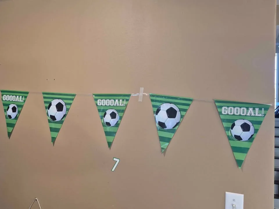 Mincraft & Soccer Birthday Party Supplies image indicator(2)