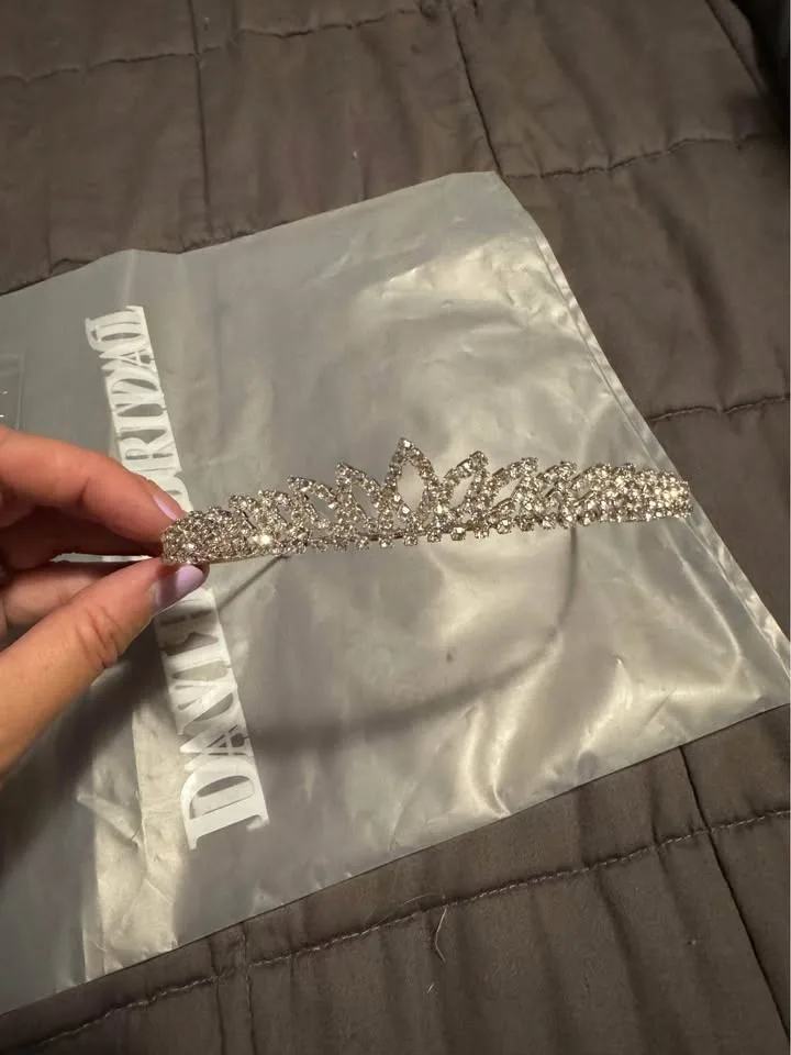 👑 Bridal Tiara – Never Worn! ✨ image indicator(3)