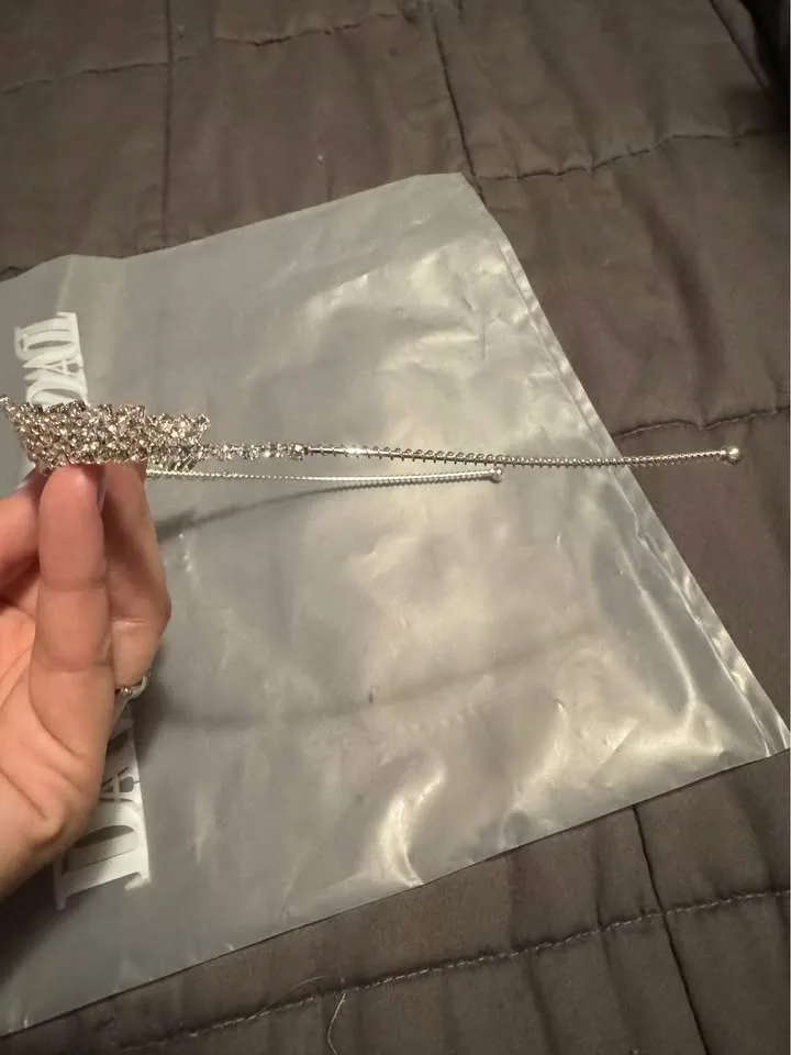 👑 Bridal Tiara – Never Worn! ✨ image indicator(4)