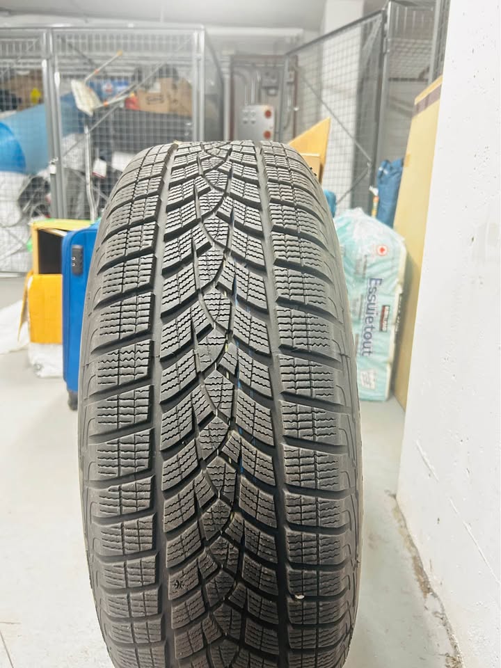 Goodyear Winter Tires Ultra Grip - photo 2