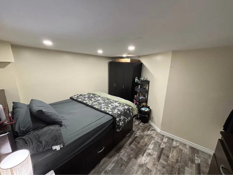 1 Bed 1 Bath - Apartment image indicator(2)