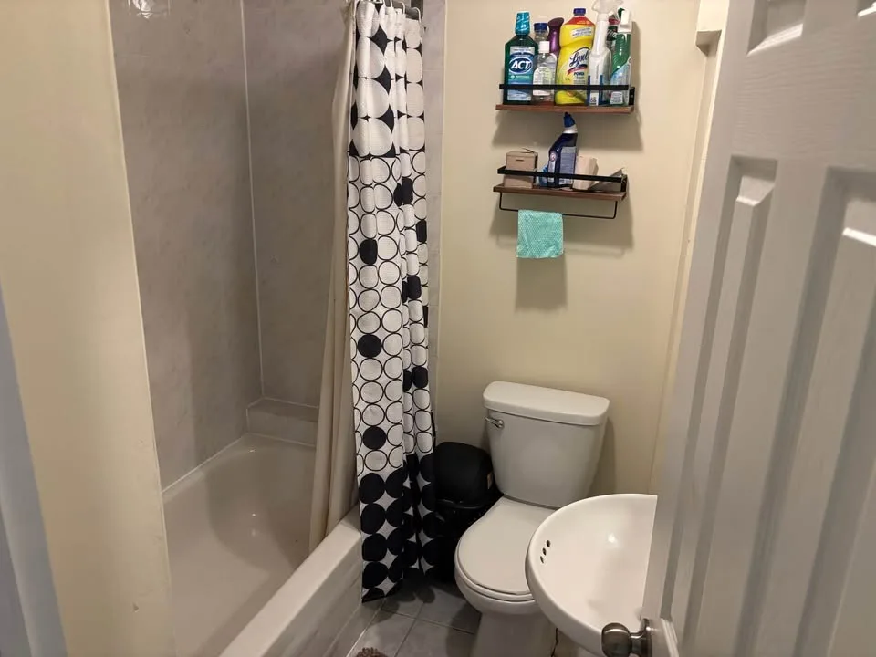 Private room for rent image indicator(3)