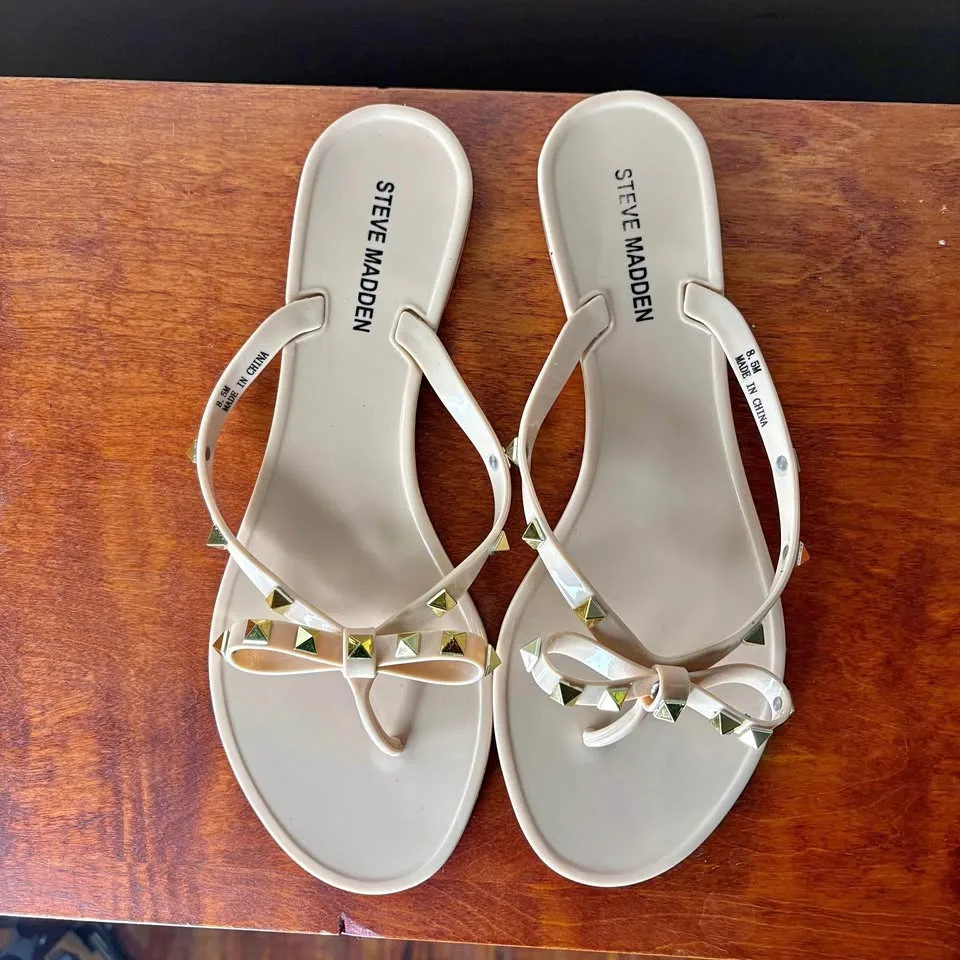 Steve Madden blush flipflop thumbnail