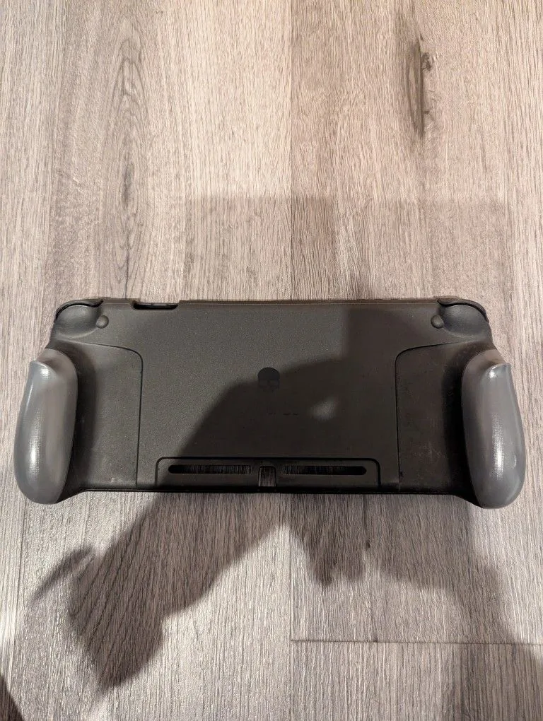 Skull & Co. Gripcase for Nintendo Switch image indicator(2)