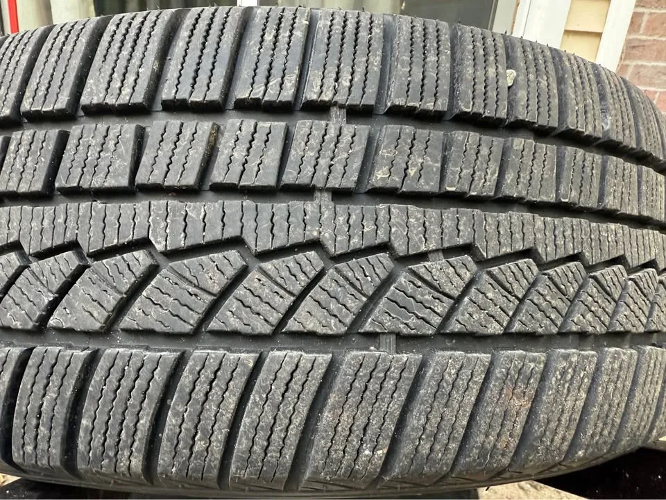 Alloy wheels with winter tires image indicator(5)