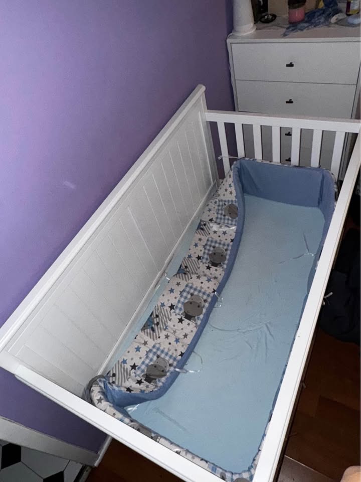 Graco Baby Crib PICK UP ONLY - photo 4