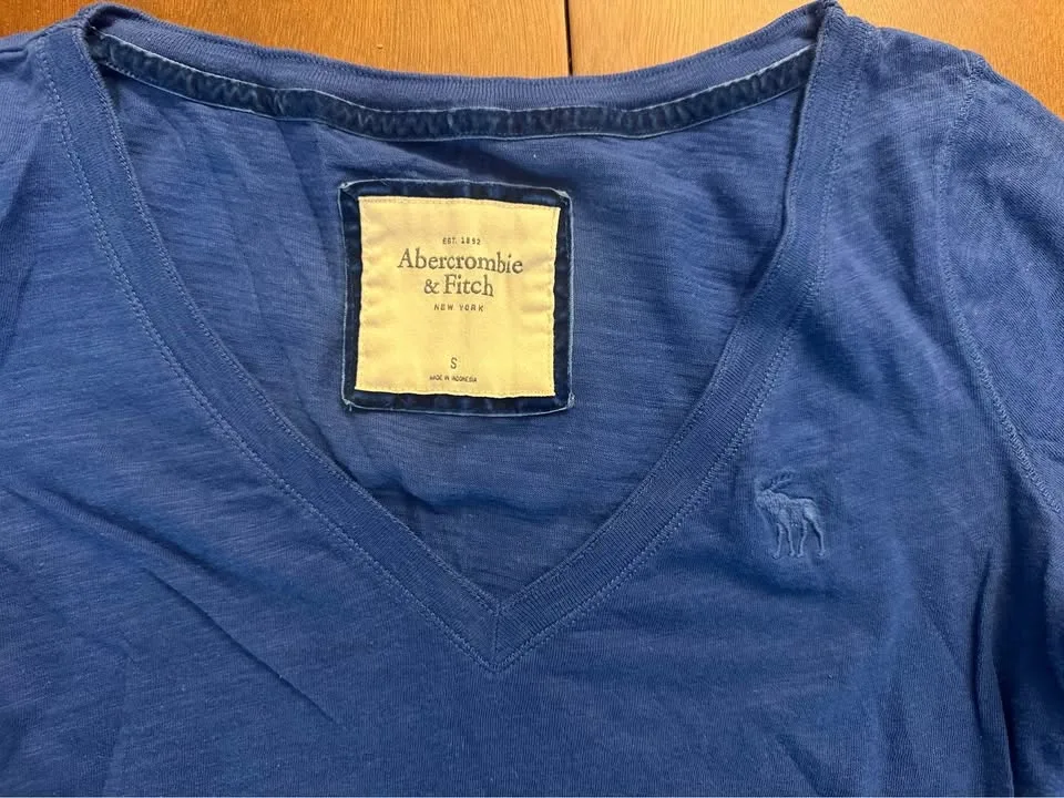 American eagle long sleeve image indicator(2)