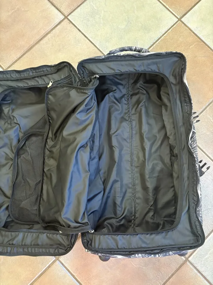 Victoria's Secret PINK Soft Shell Luggage 🥕 image indicator(7)