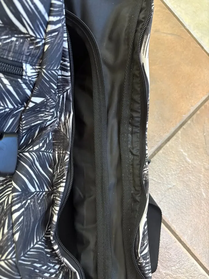 Victoria's Secret PINK Soft Shell Luggage 🥕 image indicator(8)