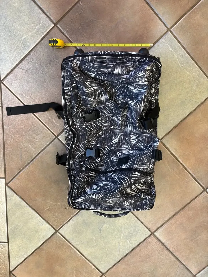 Victoria's Secret PINK Soft Shell Luggage 🥕 image indicator(10)