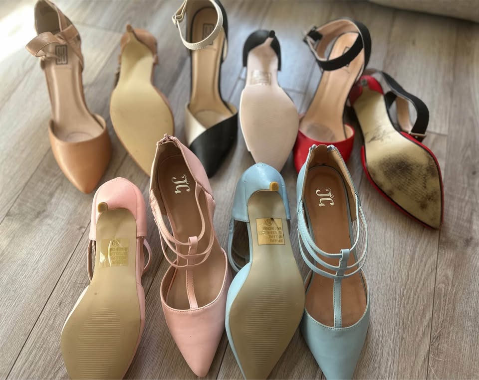 Gently used pointed heels size 8.5 - photo 2