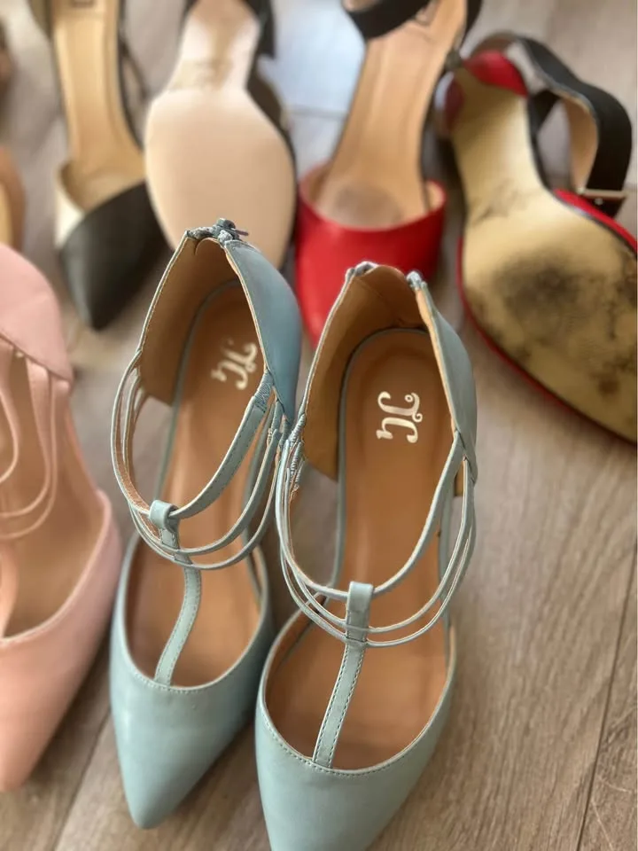 Gently used pointed heels size 8.5 image indicator(4)