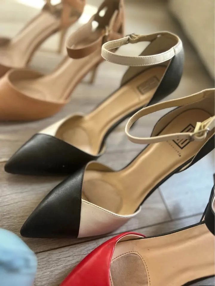 Gently used pointed heels size 8.5 image indicator(6)