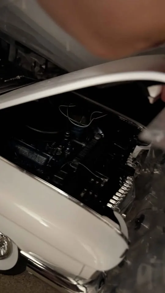 Ghostbusters ecto 1 1:8 scale full diecast, lights sounds image indicator(3)