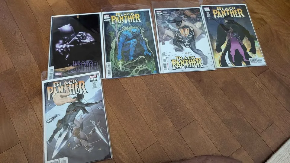 Comic book Lot Marvel, Black Panther collection image indicator(2)