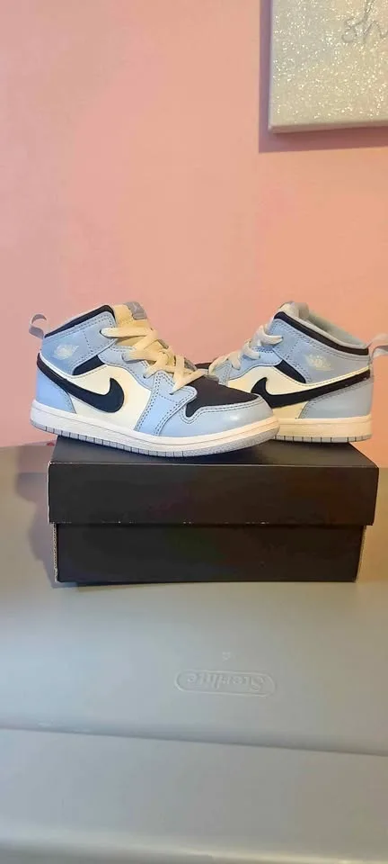Retro 1 thumbnail
