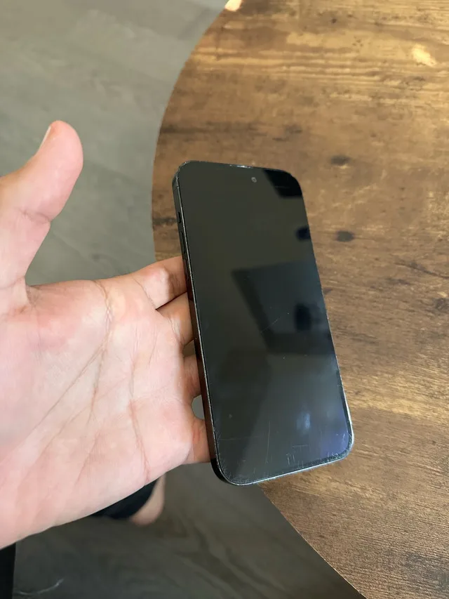 Space Black iPhone 14 Pro Max image indicator(6)