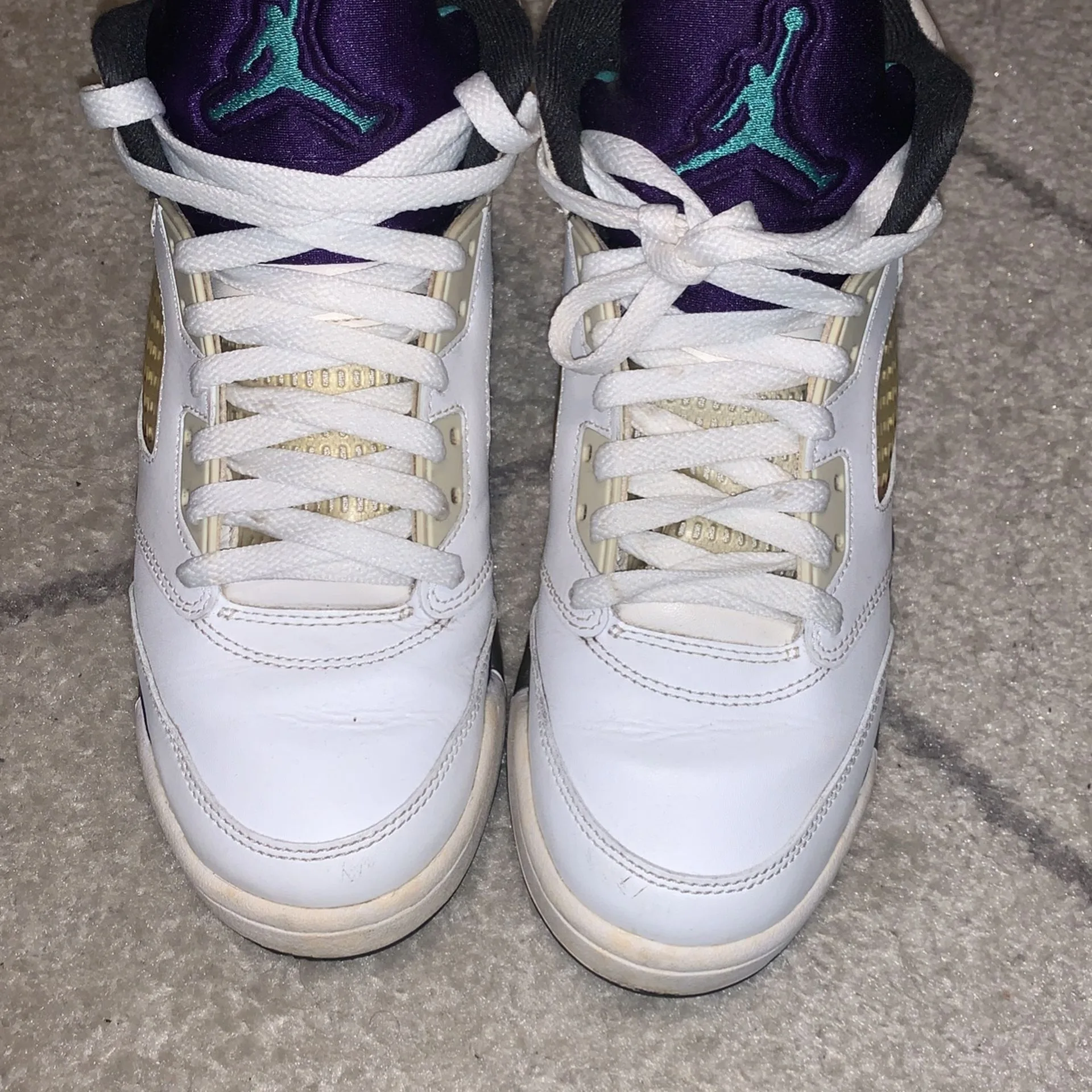 AIR JORDAN 5 WHITE GRAPE SIZE 7Y image indicator(3)