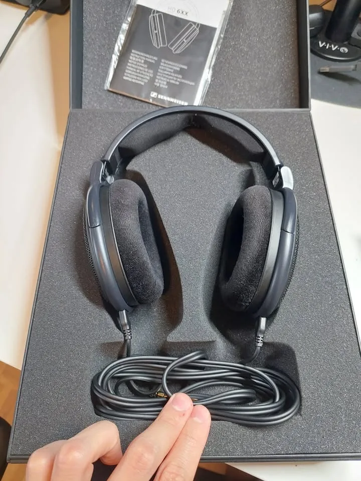 Sennheiser HD6XX image indicator(2)