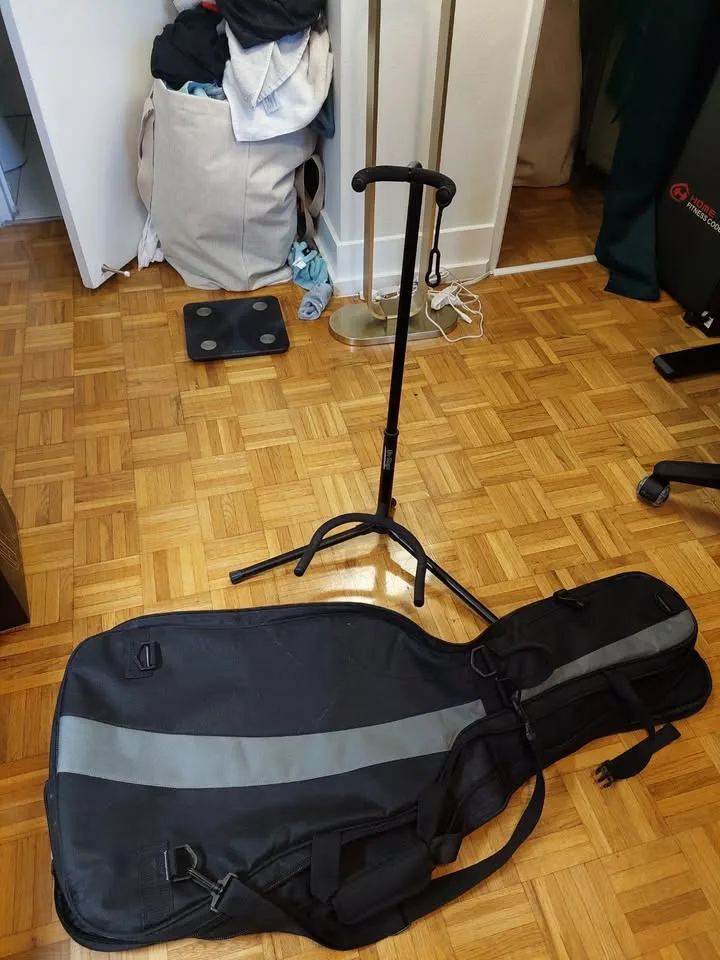 Yamaha F310 Acoustic Guitar with Travel Case and Stand image indicator(5)