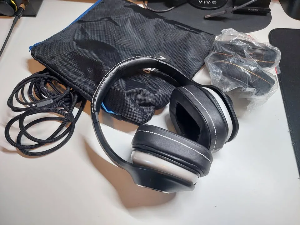 Denon – AH D600 Headphones (With Extra New Pads) image indicator(2)