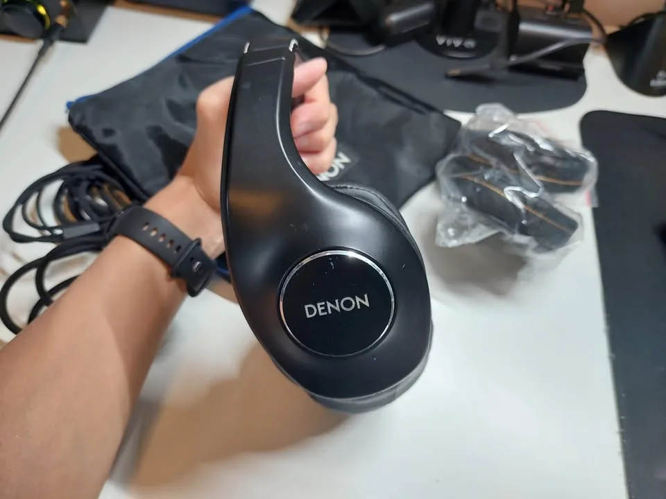 Denon – AH D600 Headphones (With Extra New Pads) image indicator(3)