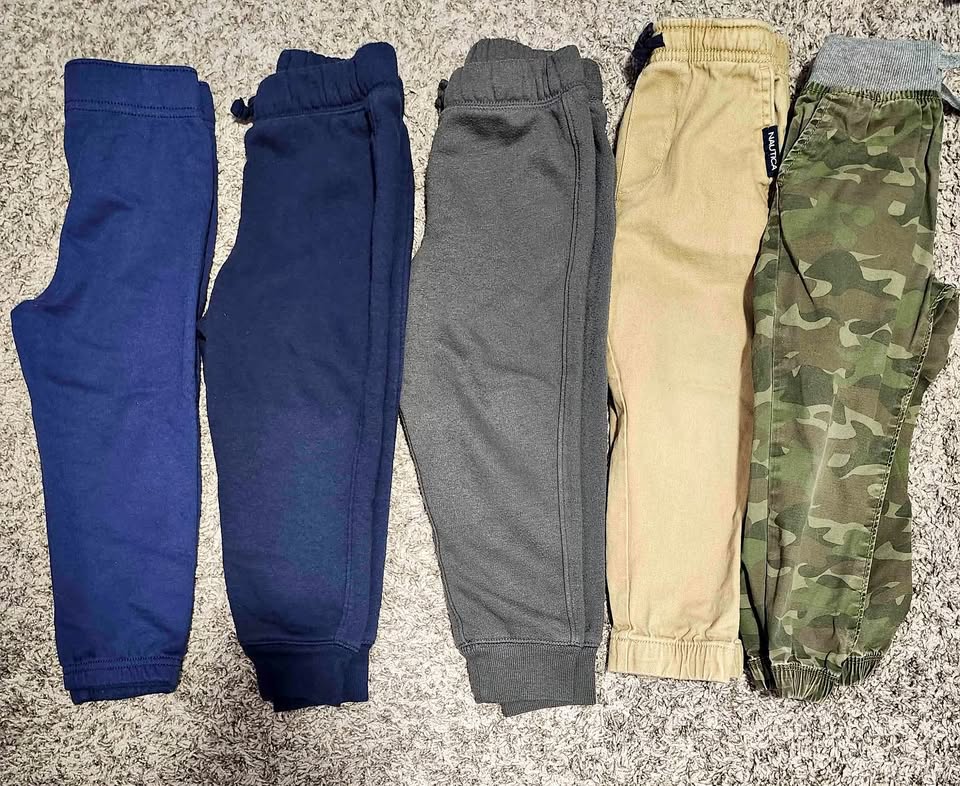 5 pairs of 3t pants and Fleece joggers