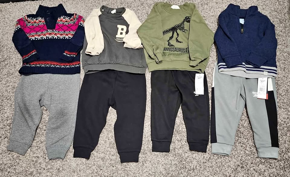 Boys 2t Sweatshirt, Sweaters and Fleece pants - 4 sets