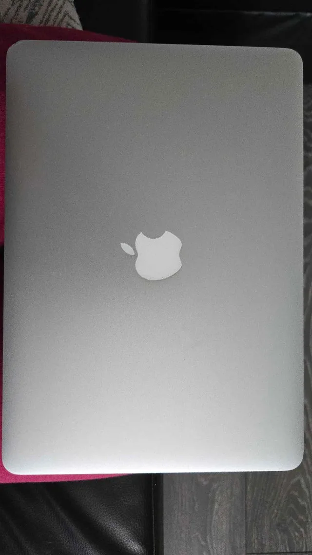 MacBook Air (13-inch, Early 2015) image indicator(3)