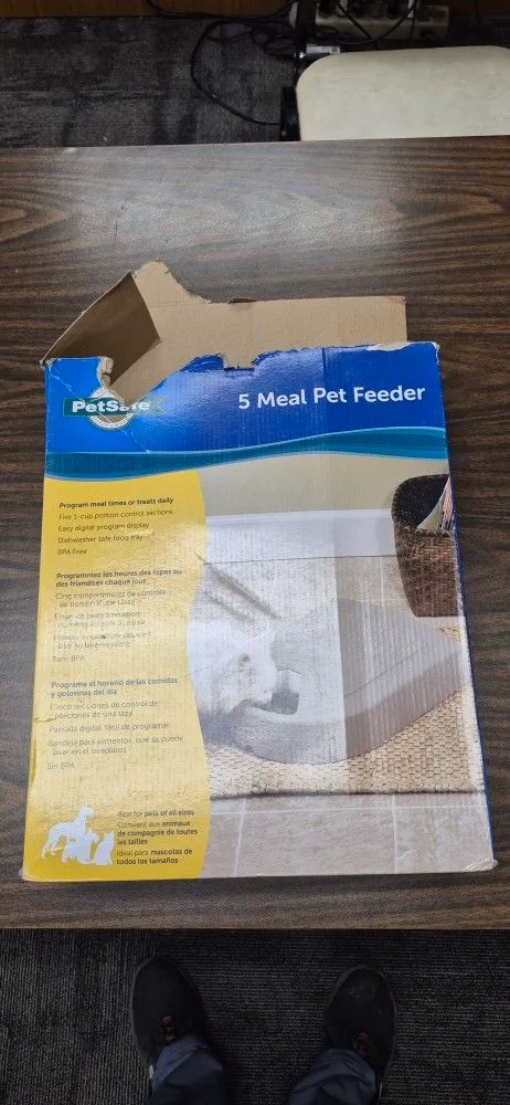 5 Meal Pet Feeder thumbnail