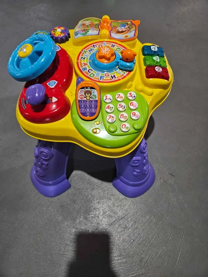 (Price is Firm) VTech Magic Star Learning Table image indicator(2)