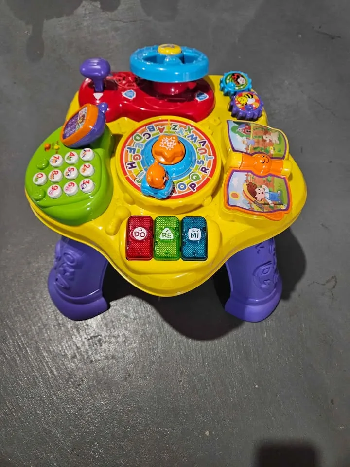 (Price is Firm) VTech Magic Star Learning Table image indicator(3)