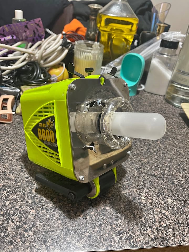 Paul C. Buff AlienBees B800 Monolight Strobe (Acid Green)